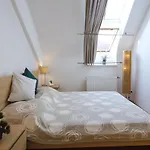 Modern Opatovicka 프라하