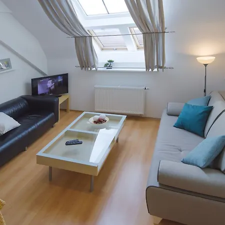 Modern Opatovicka * Prag