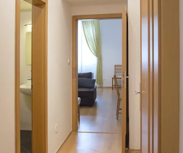 Modern Opatovicka * براغ
